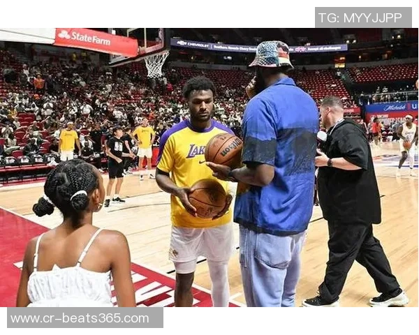 夸梅直言布朗尼防守能力不足父亲光环让他受到过高期待