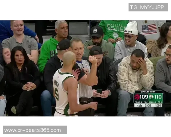 怀特回顾最后一攻失误原因时间掌控不足导致仓促出手未能稳妥处理 怀特回顾最后一攻失误原因时间掌控不足导致仓促出手未能稳妥处理